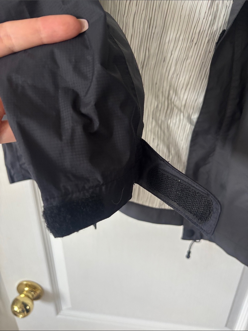 MEC Packable Raincoat - Picture 5 of 8